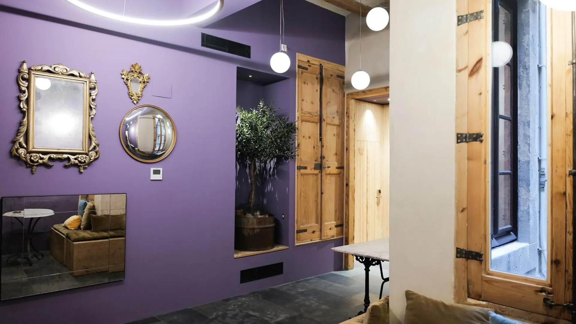Guest house Hostal Porxos Garden Barcelona Spain