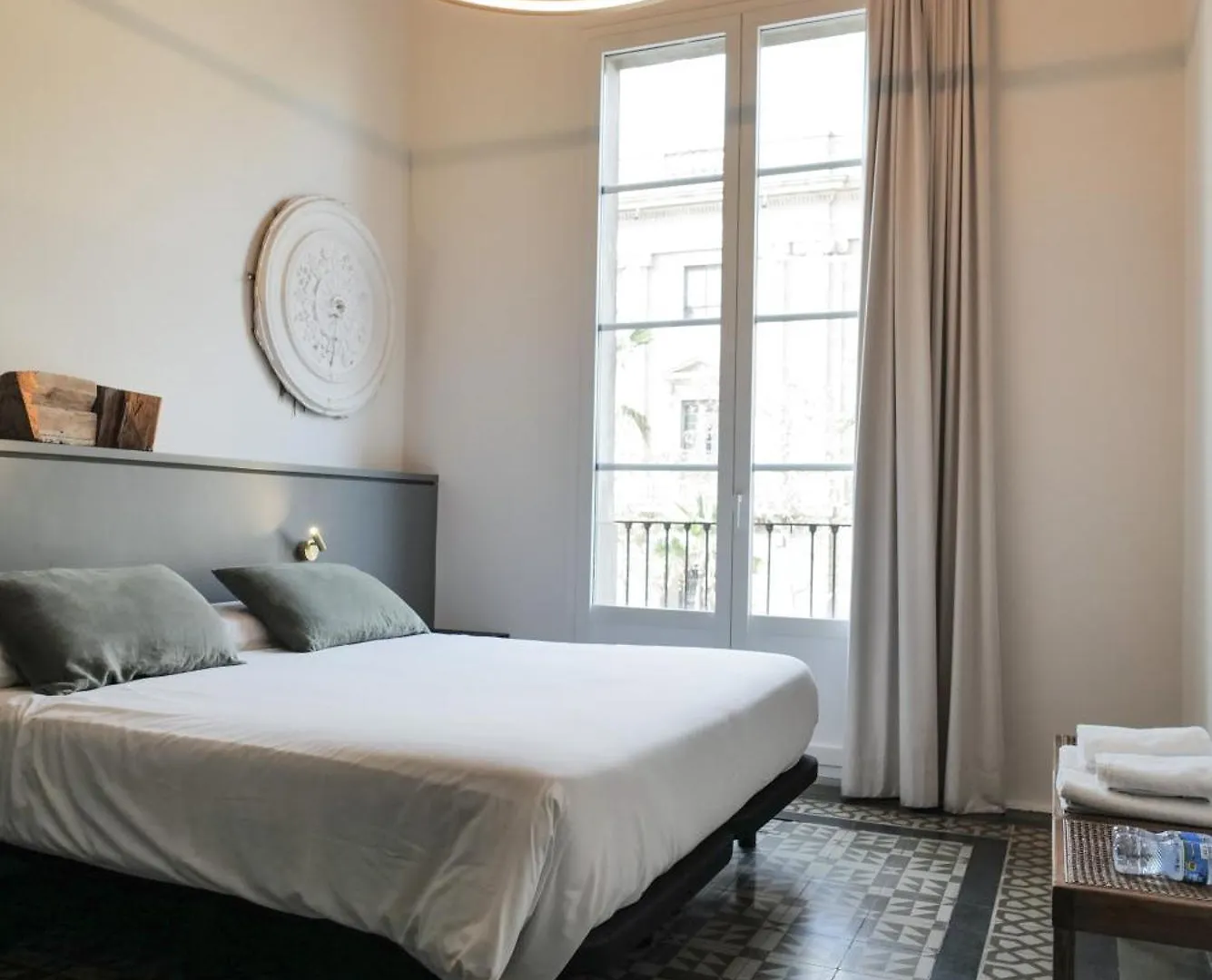 Pensión Hostal Porxos Garden Barcelona
