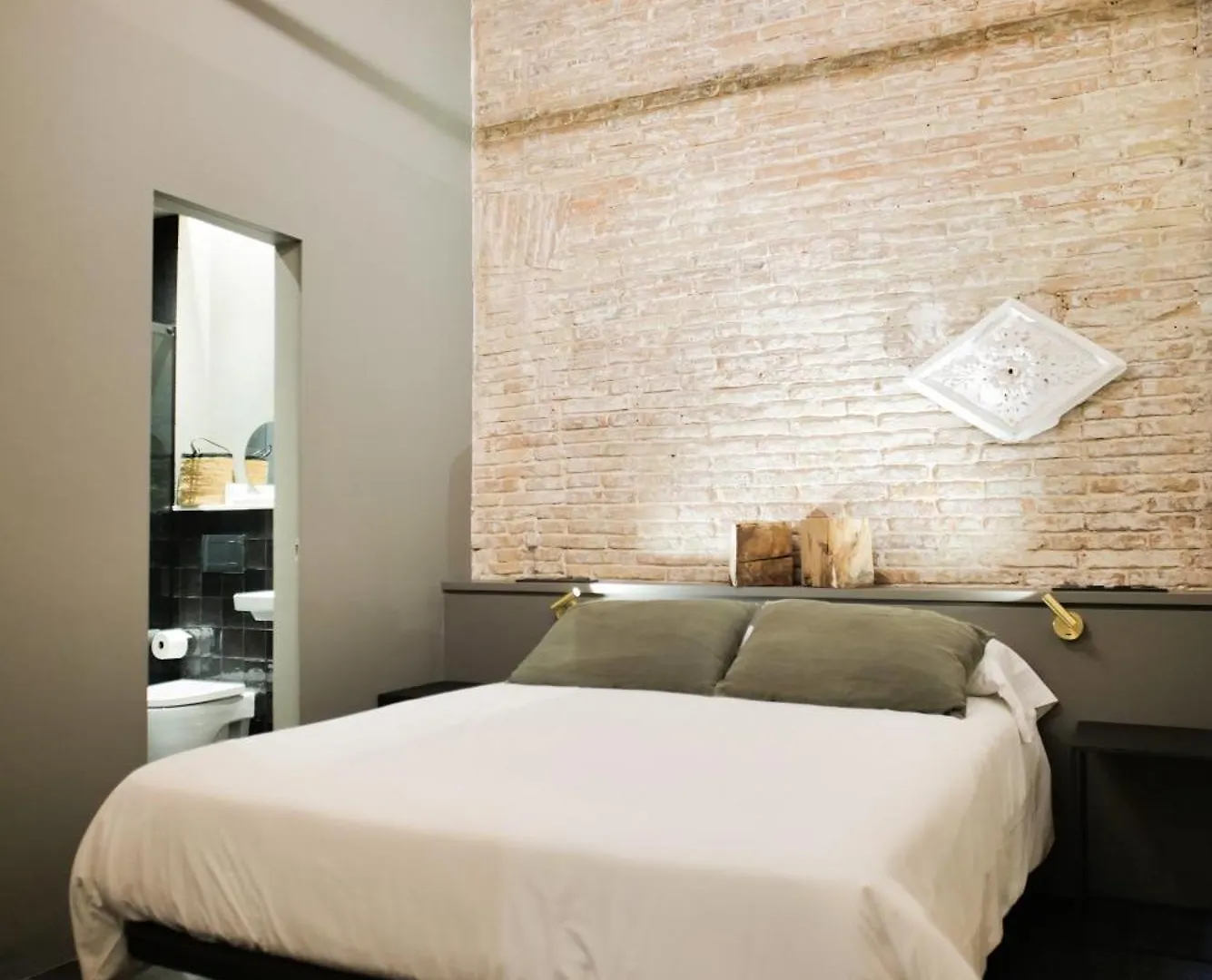 Hostal Porxos Garden Barcelona Guest house