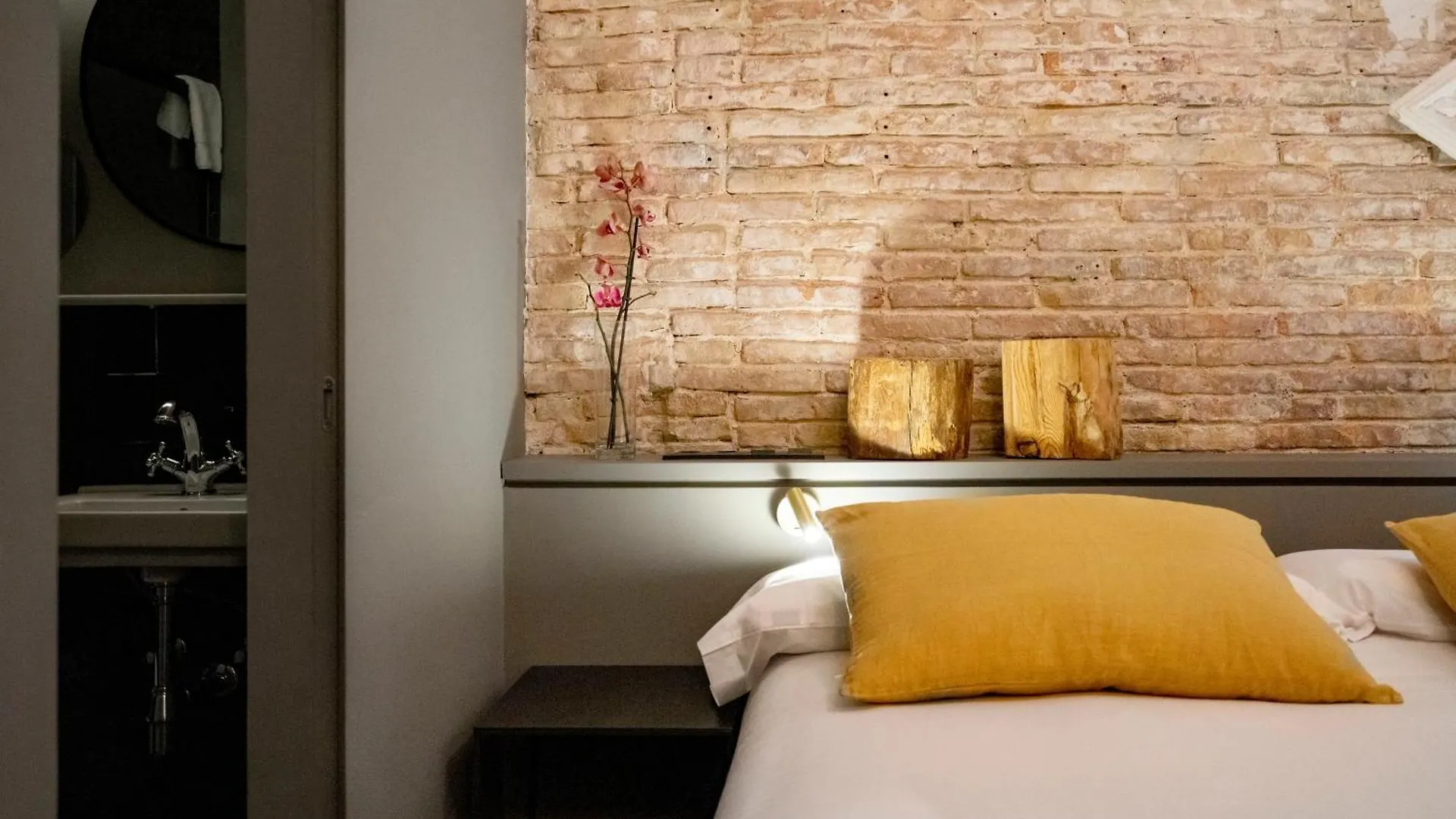 Pensión Hostal Porxos Garden Barcelona